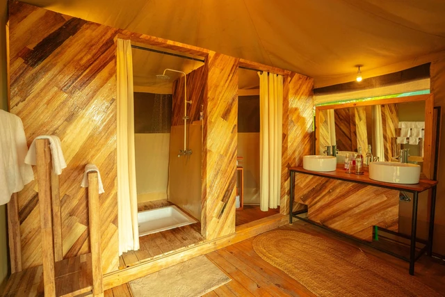 Central Serengeti Moyo Camp Warangi · 浴室
