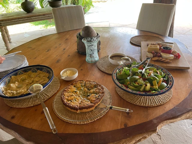Galdessa Camp · 餐厅与用餐环境