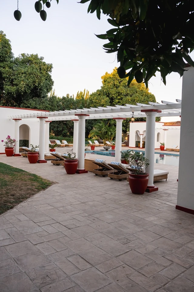 The Victoria Falls Hotel (Signature Suites) · 露台与景观