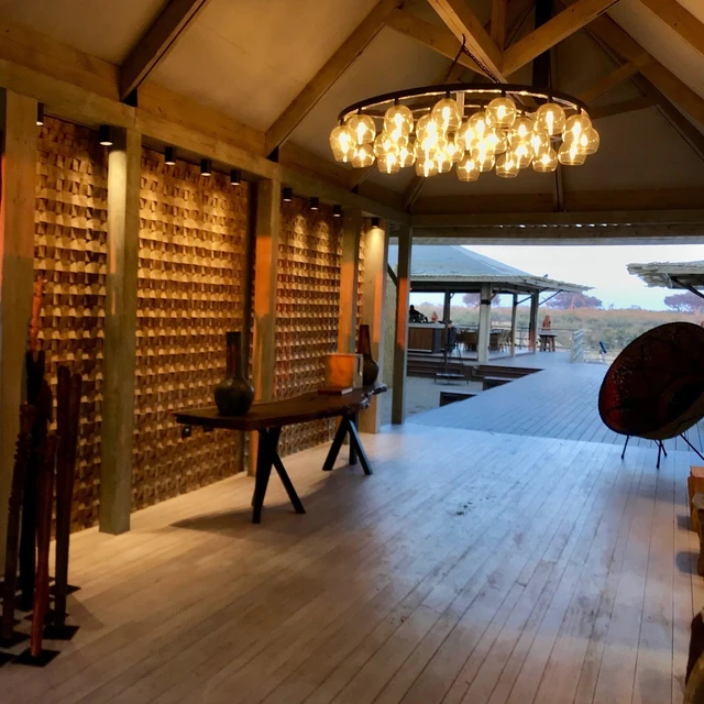 Belmond Savute Elephant Lodge · 餐厅与用餐环境