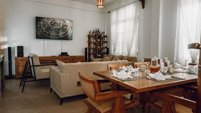 Acacia Retreat · 餐厅与用餐环境