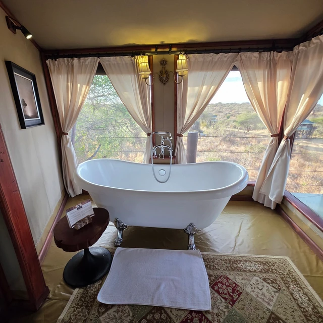 Elewana Tarangire Treetops · 浴室