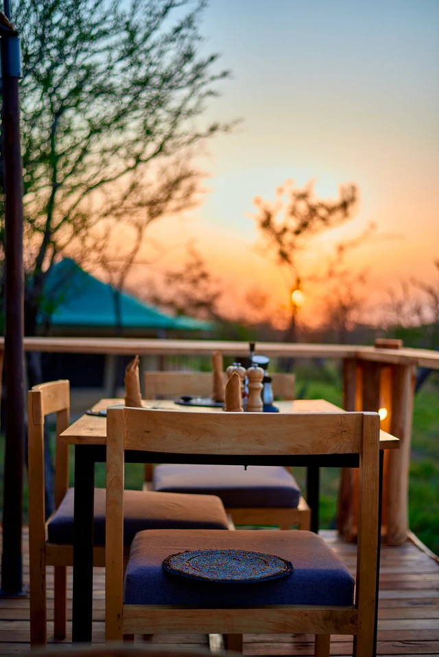 Central Serengeti Moyo Camp Warangi · 露台与景观