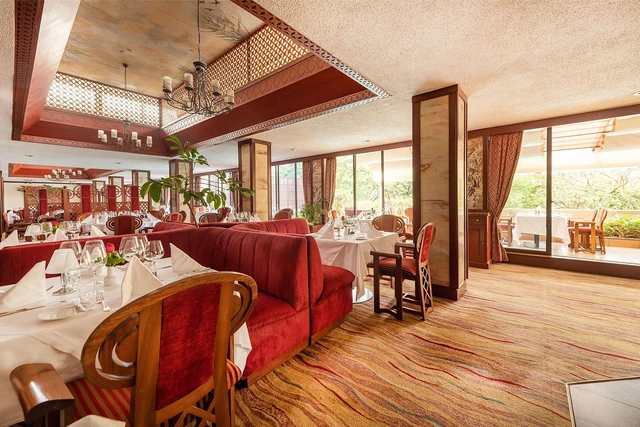 Nairobi Serena Hotel · 餐厅与用餐环境