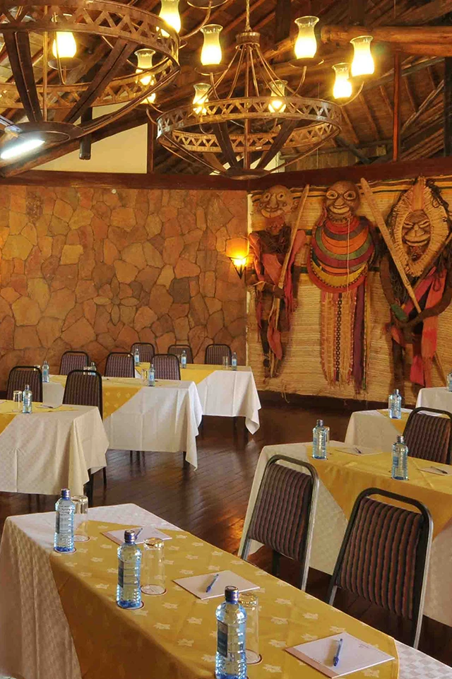 Ol Tukai Lodge Amboseli · 餐厅与用餐环境