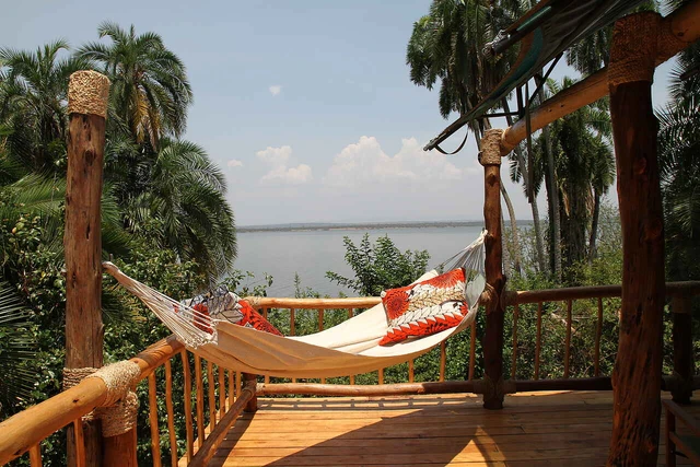 Ruzizi Tented Lodge · 露台与景观