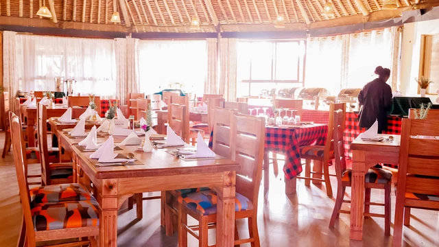 Penety Amboseli Resort · 餐厅与用餐环境