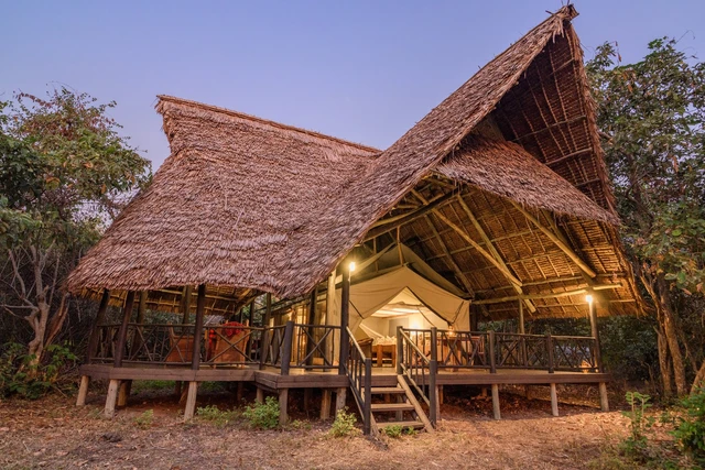 Rufiji River Camp · 外观与环境