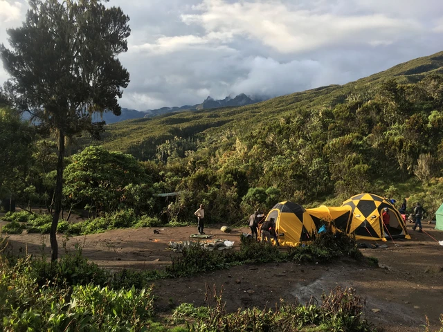 Machame Camp · 外观与环境