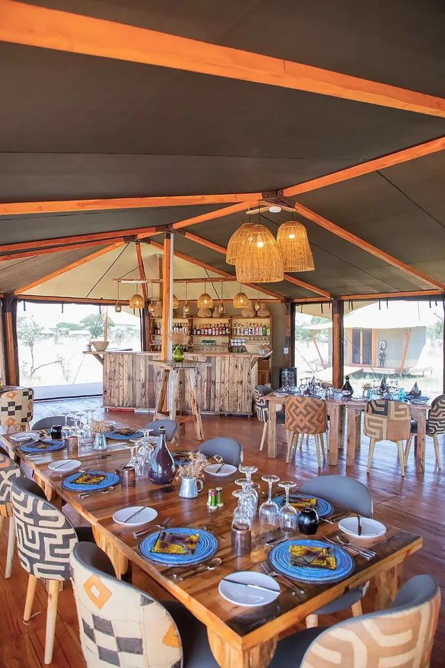 Tamu Tamu Tented Camp · 餐厅与用餐环境