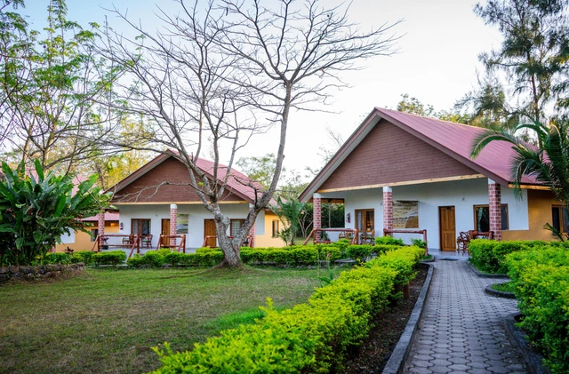 Meru View Lodge · 外观与环境