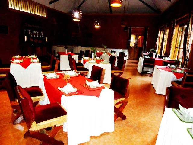 Babylon Lodge · 餐厅与用餐环境
