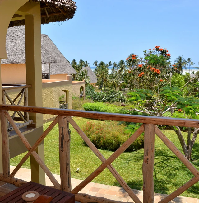 Neptune Pwani Beach Resort & Spa · 露台与景观
