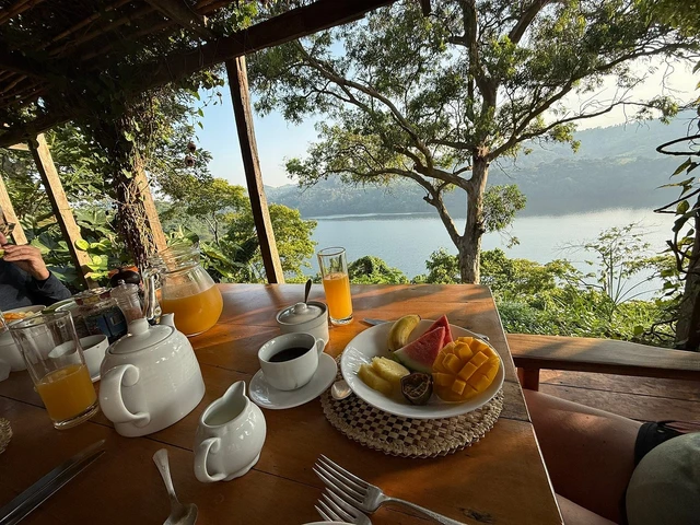 Ndali Lodge · 餐厅与用餐环境