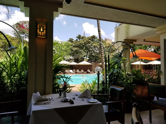 Nairobi Serena Hotel · 餐厅与用餐环境