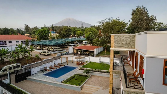 Acacia Retreat · 露台与景观