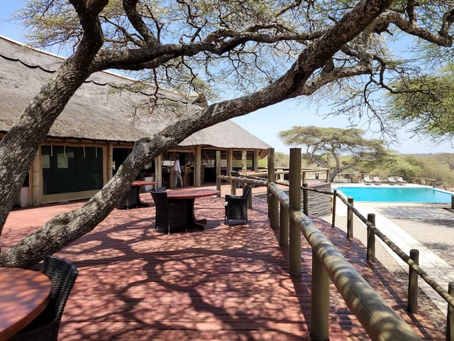 Lake Masek Tented Lodge · 露台与景观