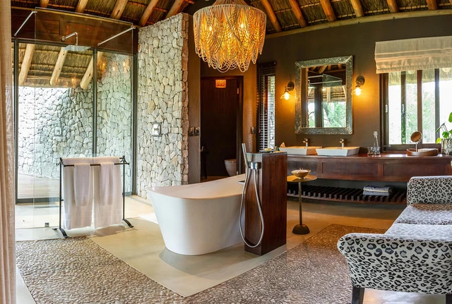 Dulini Leadwood Lodge · 浴室