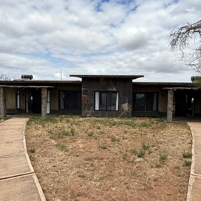 Tarangire Elephant Springs Camp · 外观与环境
