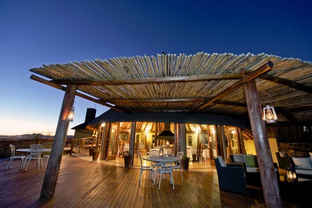 Hoodia Desert Lodge · 外观与环境