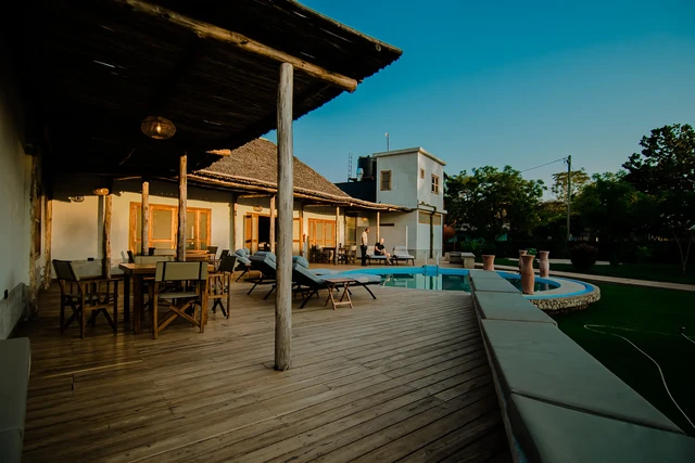 Ikumbi Safari Lodge · 餐厅与用餐环境