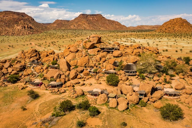 Camp Kipwe · 外观与环境