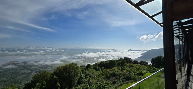 Ngorongoro Lodge Meliá Collection · 露台与景观