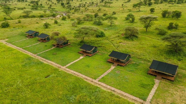 Kenzan Central Tented Camp · 外观与环境