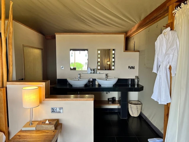 Elewana Loisaba Tented Camp · 浴室