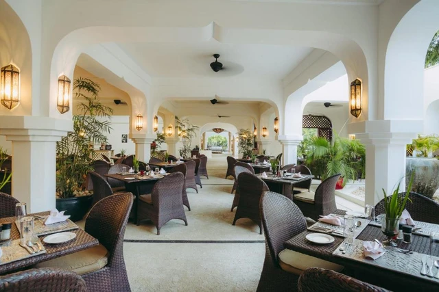 Swahili Beach Resort · 餐厅与用餐环境