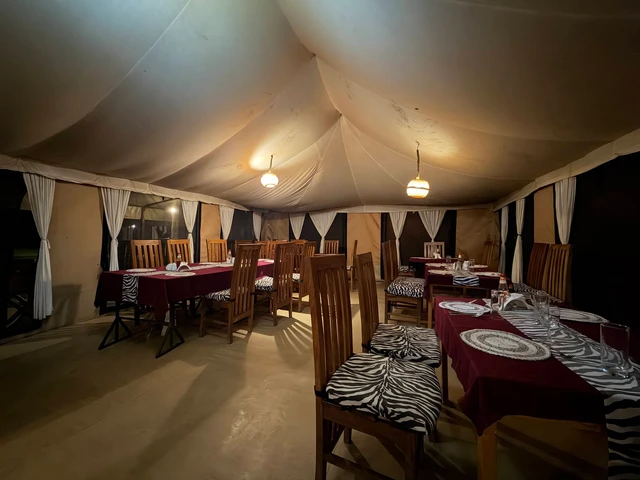 Shuhudia Adventure Camp · 餐厅与用餐环境