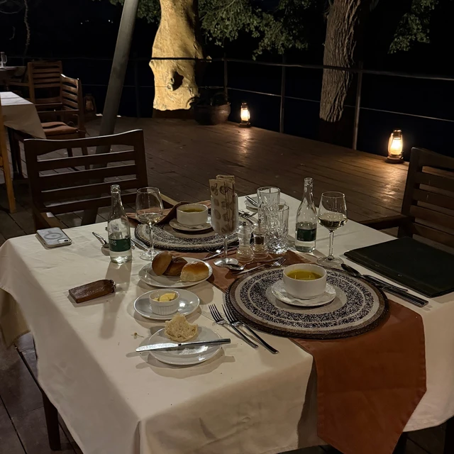 Soroi Larsens Camp · 餐厅与用餐环境