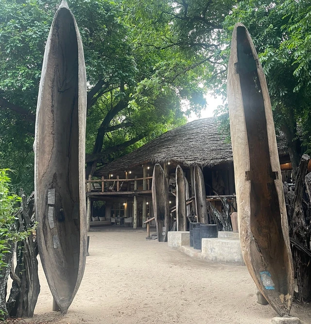 &Beyond Lake Manyara Tree Lodge · 外观与环境