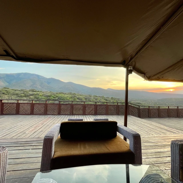 Embalakai Ngorongoro Camp · 露台与景观