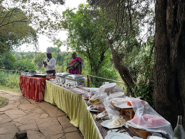 Mara Ngenche Safari Camp · 餐厅与用餐环境