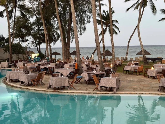 Diani Sea Resort · 餐厅与用餐环境