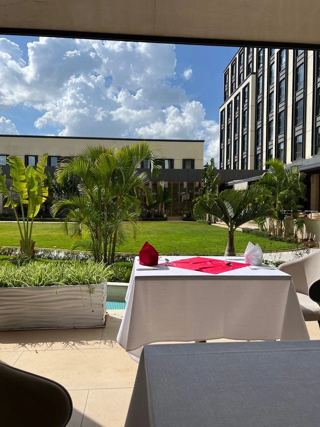 Argyle Grand Hotel Nairobi Airport · 餐厅与用餐环境