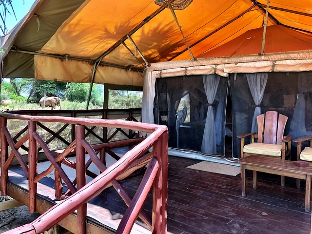 Elephant Bedroom Camp · 住宿环境