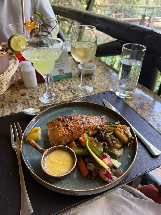 Sarova Mara Game Camp · 餐厅与用餐环境