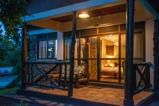 Lake Mulehe Safari Lodge · 外观与环境